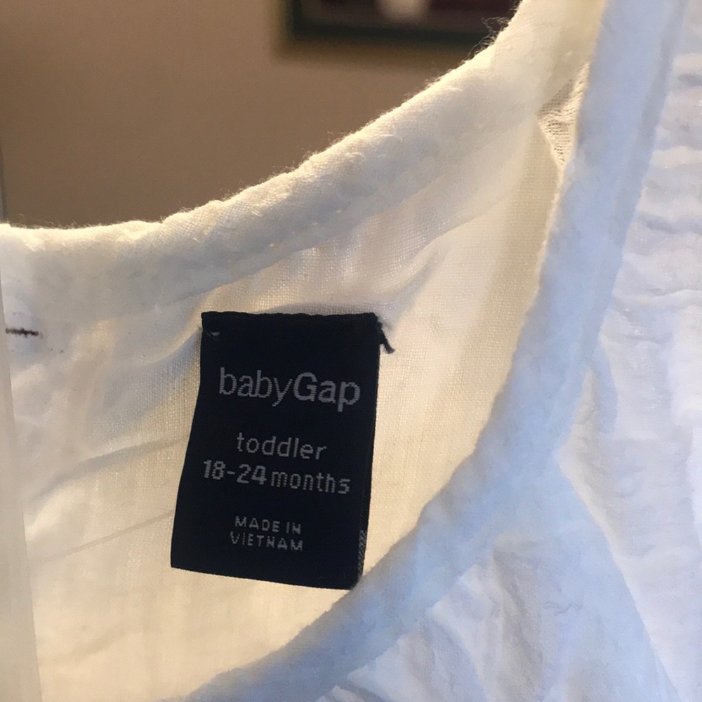 Clothes - Picture 3 of 4